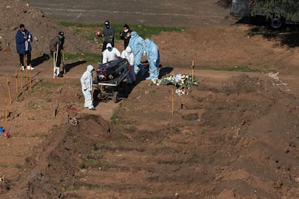 Un entierro en el cementerio de Flores, durante la pandemia