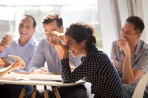 Ser capaz de reírse de uno mismo es una estrategia poderosa para lograr ser feliz