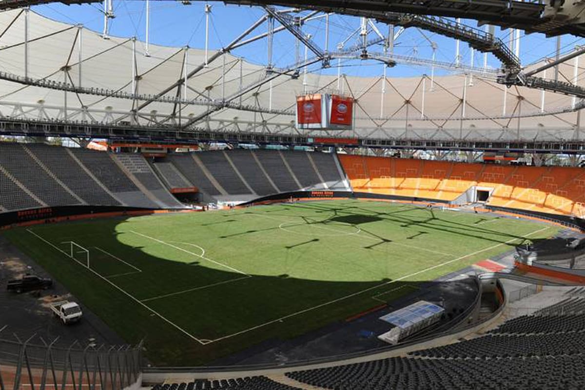 Será en memoria de los dos emblemas del fútbol argentino recientemente fallecidos