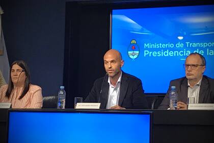 Serán de entre 30% y 70% según el recorrido y el ramal, y de manera gradual hasta octubre; la decisión se tomó de manera sorpresiva, para afrontar el aumento de los costos, y no alivia el gasto fiscal