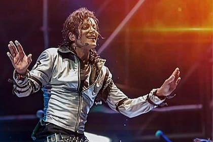 El catalán llegó a trabajar como doble del Rey del pop y esta noche presentará su show The Michael Jackson Experience en el Gran Rex; sostiene que no es cierto lo que se relata en el documental Leaving Neverland