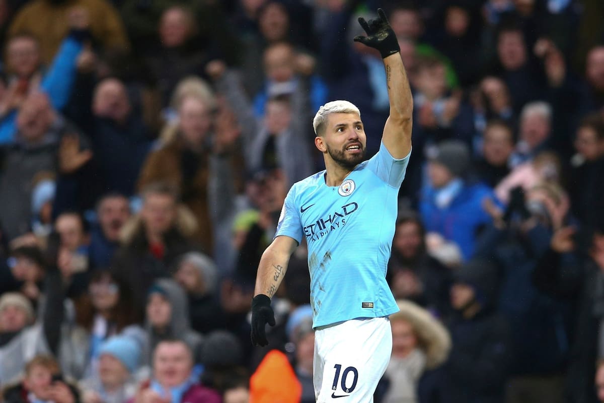 Sergio Agüero celebra su gol, en el inicio del partido ante Arsenal