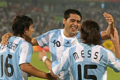 Sergio Agüero y Lionel Messi son dos de los invitados a la despedida de Juan Román Riquelme en la Bombonera