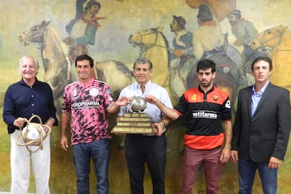 Sergio Alberti (Las Heras) y Justo Bermúdez (El Siasgo), durante la presentación de la final