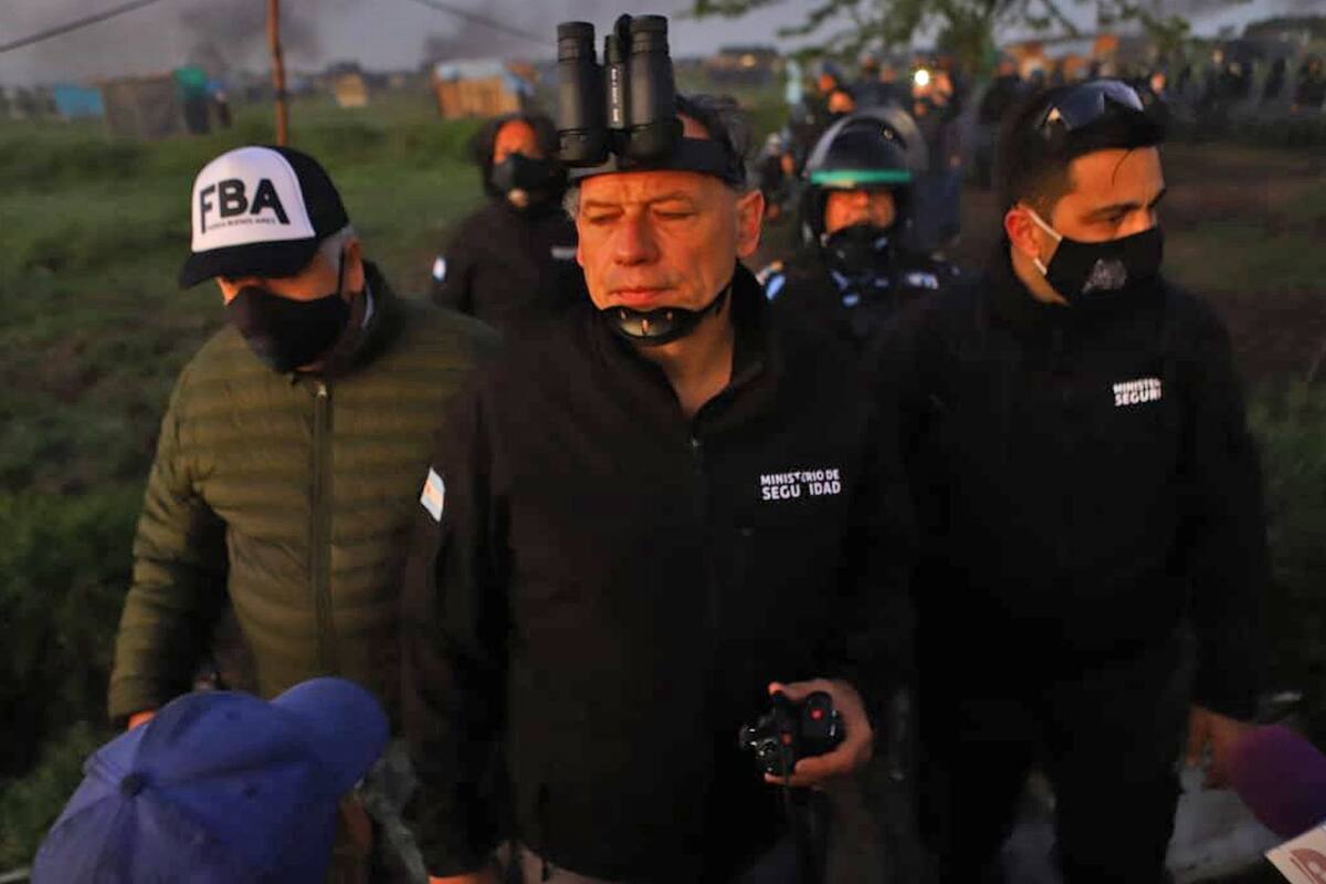 Sergio Berni en el desalojo de Guernica