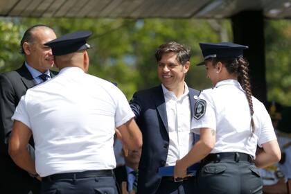 Sergio Berni junto a Axel Kicillof; el gobernador le deberá encontrar un reemplazante al ministro de Seguridad