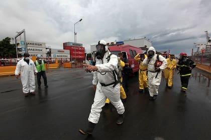 Sergio Berni, vestido para la ocasión, al comando del operativo