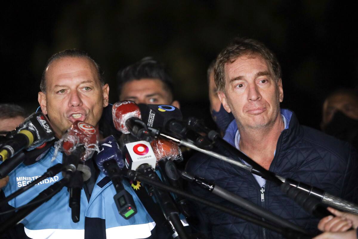 Sergio Berni y Diego Santilli, anoche, en medio de la búsqueda de Maia Beloso, la niña de 7 años encontrada hoy en Luján