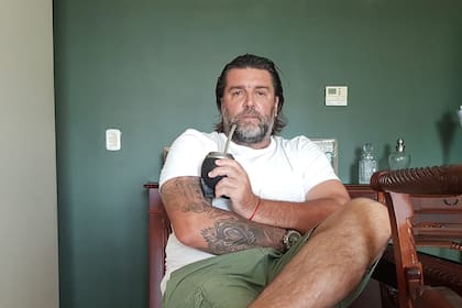 Sergio Bruja Berti, en otra etapa de su vida y en el campo