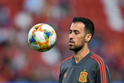 Sergio Busquets es el capitán de la selección de España que este miércoles debuta ante Costa Rica
