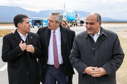 Sergio Casas, Alberto Fernández y Juan Manzur
