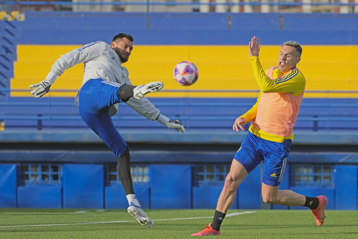 Sergio Chiquito Romero y Norberto Briasco, en una de las últimas prácticas de Boca
