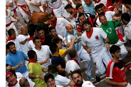 Sergio Colás, al centro entre el de camiseta de Argentina y el de remera verde