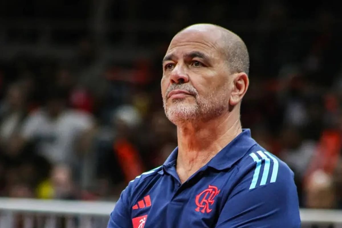 Sergio Hernández, el entrenador de básquetbol más prestigioso y exitoso de Argentina, fue cesanteado por Flamengo, club en el que se había coronado campeón de América.