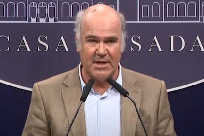 Sergio Iraeta, Secretario de Agricultura, Pesca y Ganadería, en conferencia de prensa