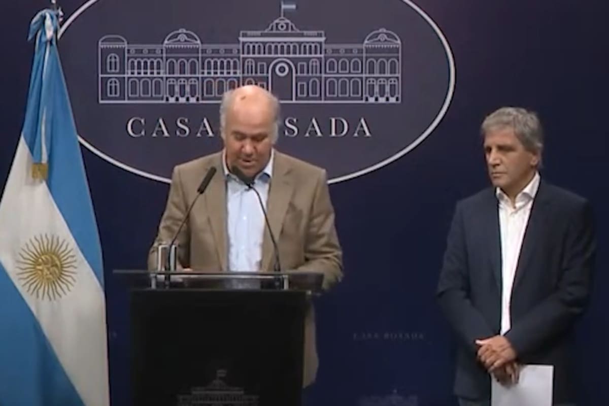 Sergio Iraeta, Secretario de Agricultura, Pesca y Ganadería, junto con el ministro de Economía, Luis Caputo