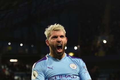 "King Kun", el máximo goleador extranjero de la Premier League; a los 254 goles que lleva convertidos con los citizens por todas las competencias en nueve temporadas, hay que sumarles otros 101 tantos que marcó en los cinco años anteriores para Atlético de Madrid
