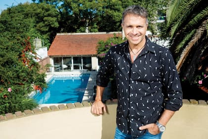Sergio Lapegüe en su casa de Lomas de Zamora