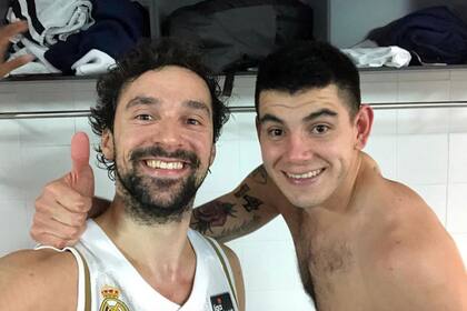 Sergio Llull subió a sus redes una foto junto con Gabriel Deck, el héroe de la victoria ante Baskonia