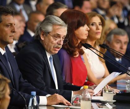 Sergio Massa, Alberto Fernández y Cristina Kirchner