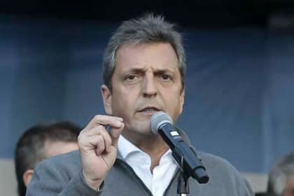 Sergio Massa anuncia la quita del impuesto a las ganancias frente al Ministerio de Economía