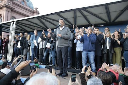 Sergio Massa anunció la quita del impuesto a las Ganancias frente al Ministerio de Economía