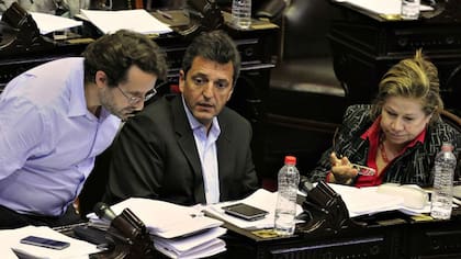 Sergio Massa, junto a Marco Lavagna y Graciela Camaño