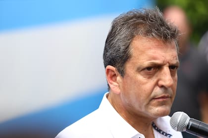 Sergio Massa, candidato a presidente por Union por la Patria, luego de votar.