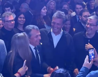 Sergio Massa con Diego Giuliano, Germán Martínez y Caren Trepp en Rosario