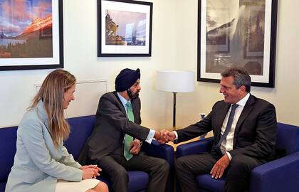 Sergio Massa con el candidato a presidente del BID Ajay Banga