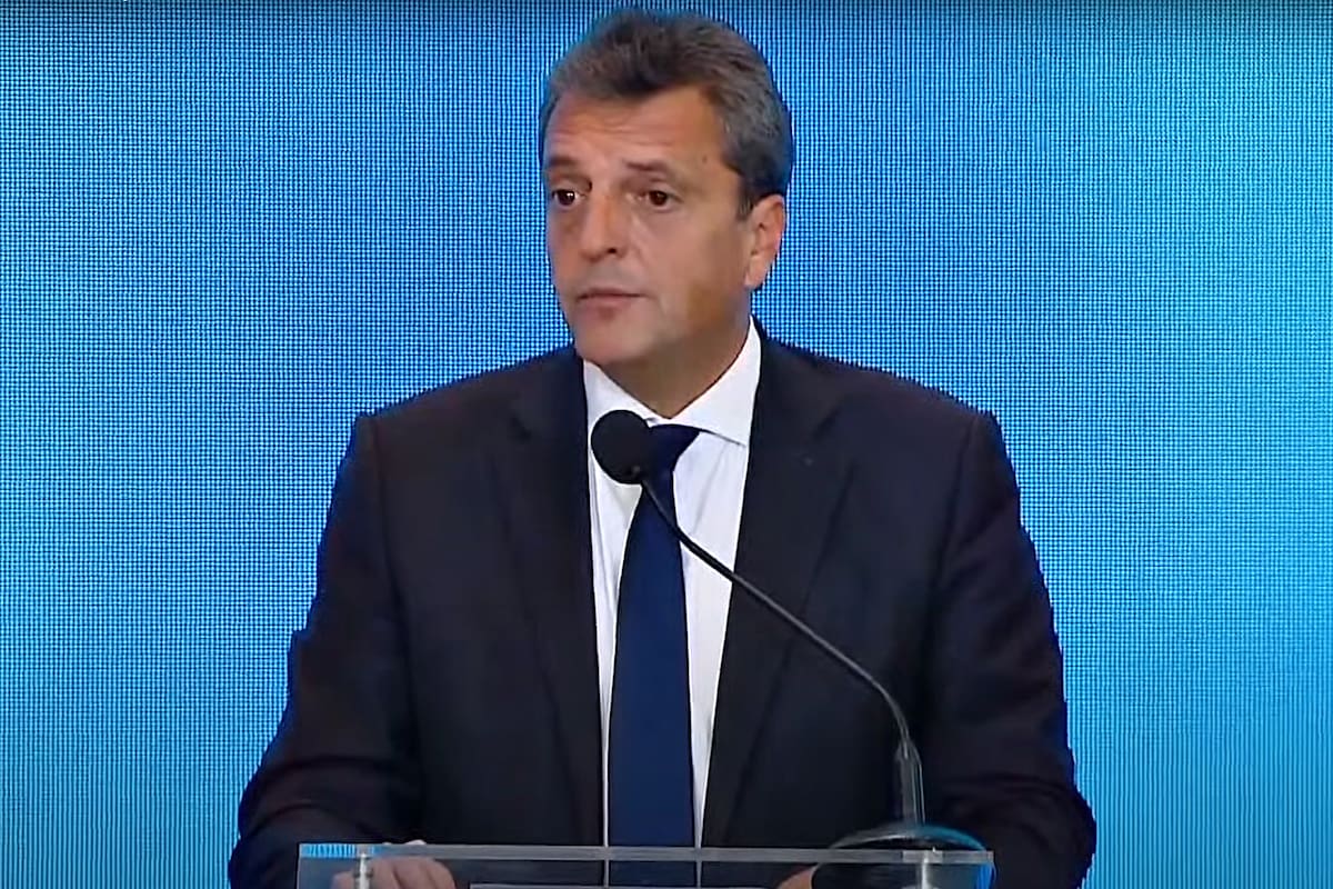 Sergio Massa creó un tipo de cambio a $300