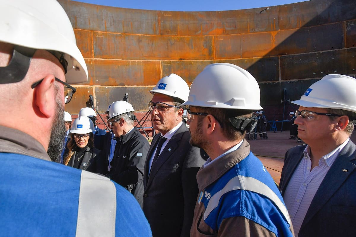 Sergio Massa durante la recorrida por Vaca Muerta