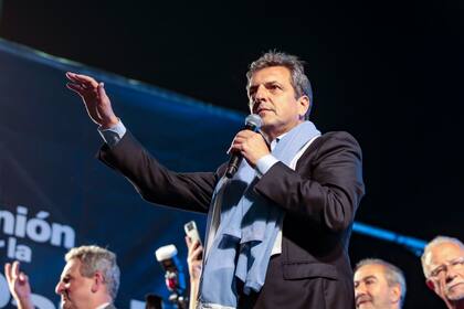 Sergio Massa, durante los festejos en el búnker de Unión por la Patria