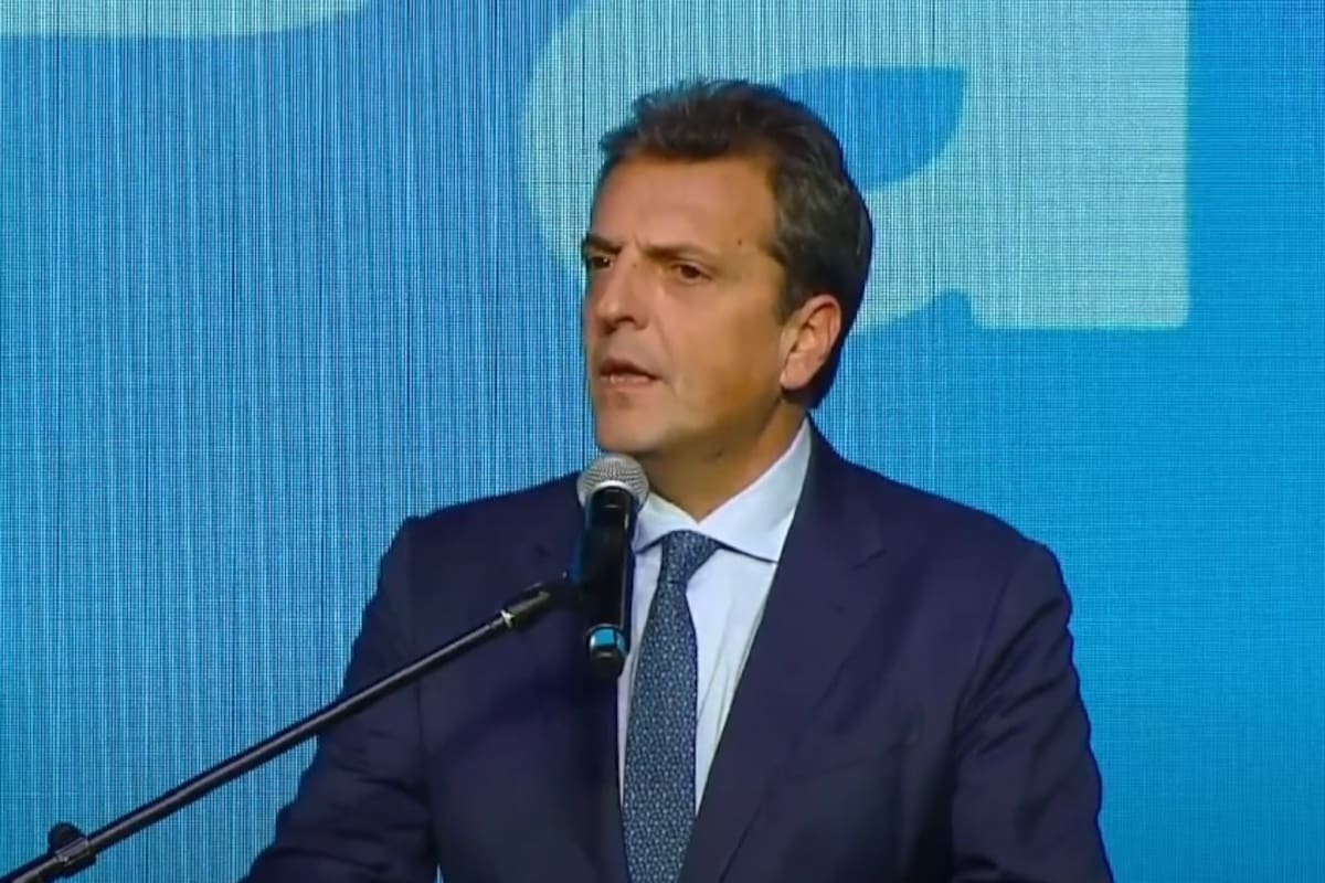 Sergio Massa durante su discurso frente a ministros y funcionarios de Unión por la Patria