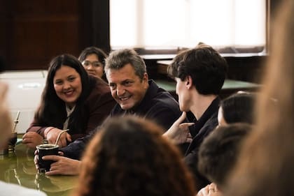 Sergio Massa, el fin de semana pasado, con jóvenes del Frente Renovador en la Facultad de Derecho de la UBA