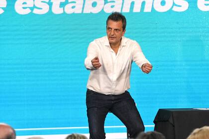 Sergio Massa en el encuentro organizado por las cinco cámaras empresariales, industriales, comerciales y de emprendedores