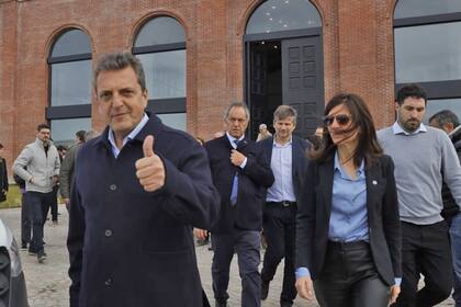 Sergio Massa en la Fábrica de Luccianos en el parque Industrial de Mar del Plata