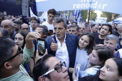 Sergio Massa en la marcha por la universidad pública en la ciudad de Buenos Aires