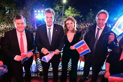 Sergio Massa en Santiago del Estero, junto con Gerardo Zamora, Claudia Ledesma Abdala y Daniel Scioli