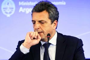 Sergio Massa enfrenta una disparada del dólar blue