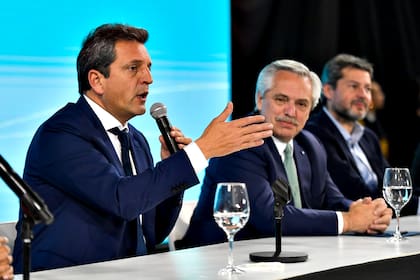 Sergio Massa, junto a Alberto Fernández; Luis Novaresio reveló que al actual ministro de Economía “Le ofrecieron un cargo importantísimo”, pero lo habría rechazado por sus aspiraciones presidenciales