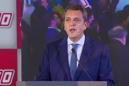 Sergio Massa junto a Alfredo Coto durante la inauguración de una sucursal de Supermercados Coto