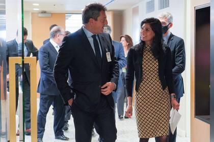 Sergio Massa junto a Gita Gopinath, subdirectora Gerente del FMI