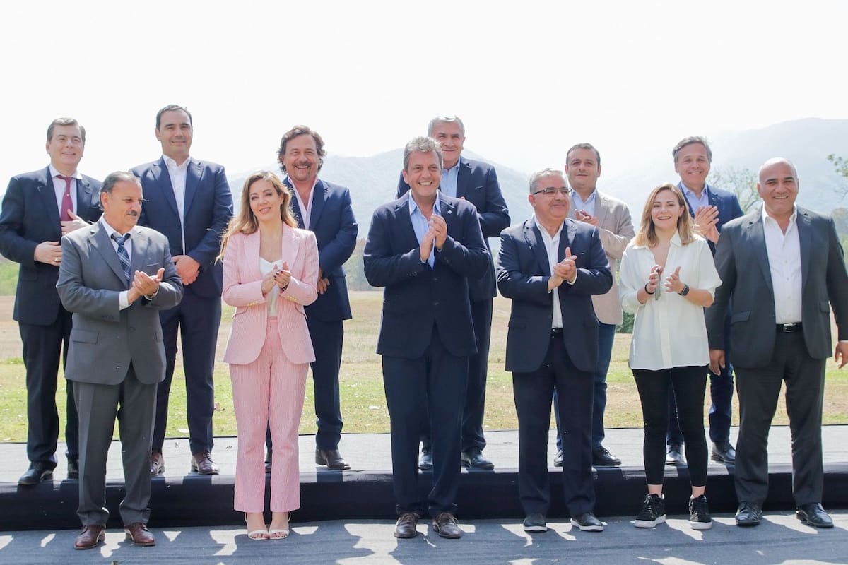 Sergio Massa, junto a gobernadores en Salta, hace dos semanas