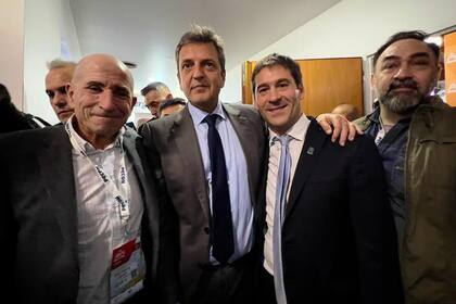 Sergio Massa junto a Juan Pablo Luque, intendente de Comodoro Rivadavia