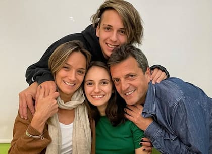 Sergio Massa junto a su familia