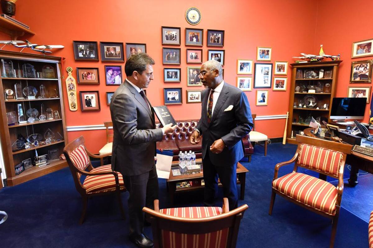 Sergio Massa junto al congresista Gregory Meeks