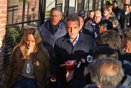 Sergio Massa llegar para votar en una escuela de Tigre