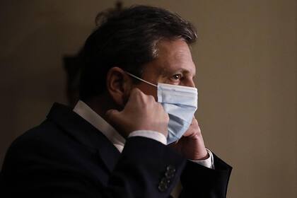 Sergio Massa llegó al recinto de la Cámara de Diputados, donde informó que su test de Covid-19 dio negativo