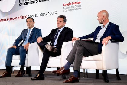 Sergio Massa, participó de la 4ta. edición del encuentro organizado por el Grupo Clarín, junto a Gustavo Valdés y Guillermo Dietrich